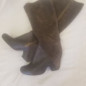 Pre-Owned - Gray Knee High Boots, Size 8
